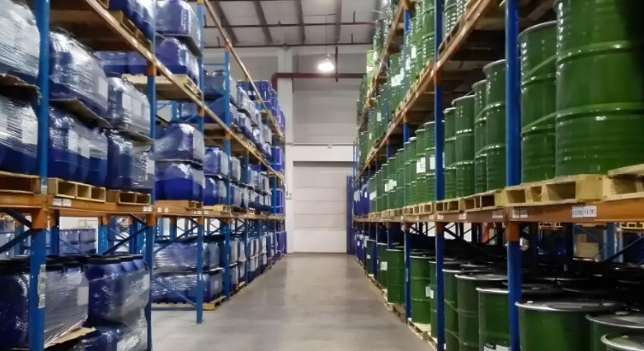 化工仓库货架挑选与承重设计：确保安全高效的存储解决方案