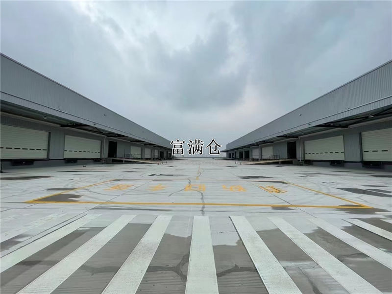 浦东临港15000平方米高平台仓库出租