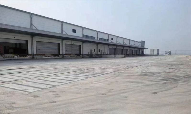 如何根据市场需求变化，及时调整仓储布局？